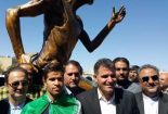 تندیس دونده المپیکی ایران در تربت حیدریه رونمایی شد.
